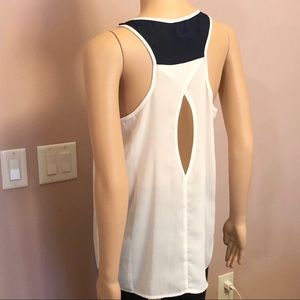 Against Nudity Montreal top size medium